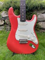 Fender American Vintage 62 stratocaster Fiesta Red 1999, Muziek en Instrumenten, Verzenden, Gebruikt, Solid body, Fender