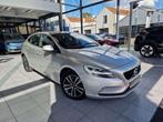 Volvo V40 BLACK EDITION BENZINE (bj 2019), 90 kW, 122 pk, Gebruikt, 4 cilinders