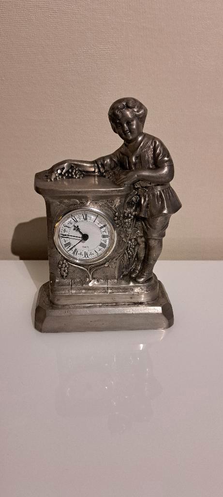 Tinnen staand klokje jongen, Antiquités & Art, Antiquités | Horloges, Enlèvement