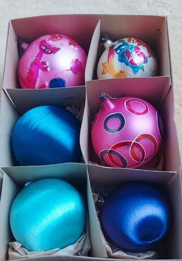Boules de Noël anciennes format extérieur, Enlèvement
