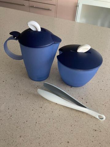 tupperware melkkan, suikerpot en suikertang, Enlèvement ou Envoi, Comme neuf, Bleu, Bol ou Canette