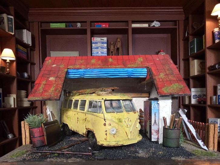 Diorama Dads garage VW T1 bus 1/18 Welly, Hobby en Vrije tijd, Modelauto's | 1:18, Zo goed als nieuw, Auto, Welly, Ophalen of Verzenden