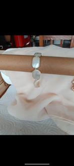 Kralen armband beige/gebroken wit, Handtassen en Accessoires, Armbanden, Wit, Kunststof of Plastic, Ophalen of Verzenden, Zo goed als nieuw