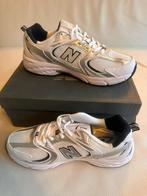 New Balance 530 maat 44, Kleding | Heren, Schoenen, Nieuw, Ophalen of Verzenden, Sneakers, Wit