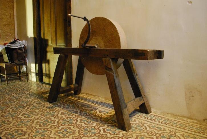 Ancienne meule à eau chassis bois chêne Sprimont, Antiek en Kunst, Antiek | Gereedschap en Instrumenten, Ophalen