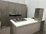 Zeer mooi ingerichte taupe gelakte keuken met centraal eilan, Huis en Inrichting, Ophalen of Verzenden, Gebruikt, Met kookeiland