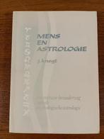 Mens en astrologie door Joost Knegt, Astrologie, Overige typen, Ophalen of Verzenden, Zo goed als nieuw