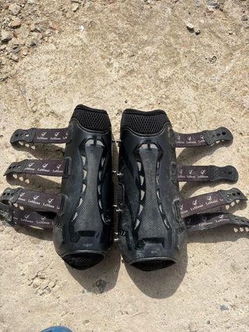 Lemieux Snugboots beschikbaar voor biedingen