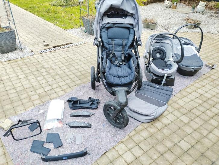 Poussette Chicco Trio Activ3, Enfants & Bébés, Poussettes & Combinaisons, Utilisé, Poussette combi, Autres marques, Voiture duo