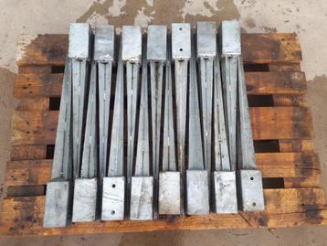 15 aansluitingen voor haringen 145/70/70 mm ; tip van 605 mm beschikbaar voor biedingen