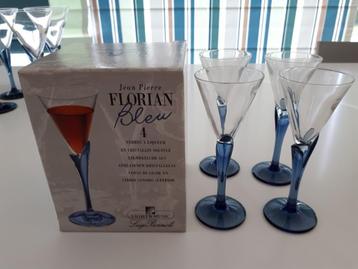 Lot de 8 verres liqueur pied bleu cristal Luigi Bormioli