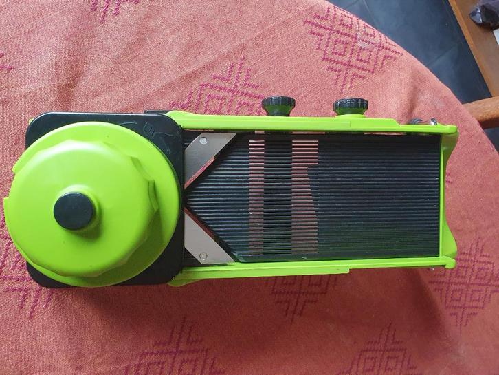 Mandoline (trancheuse) de qualité à vendre, Maison & Meubles, Cuisine | Ustensiles de cuisine, Comme neuf, Enlèvement ou Envoi