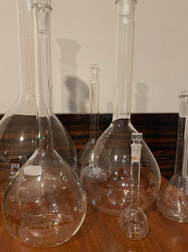 Vintage set labo vazen., Verzamelen, Glas en Drinkglazen, Zo goed als nieuw, Ophalen