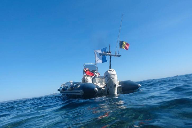 bateaux semi rigide, Watersport en Boten, Motorboten en Motorjachten, Gebruikt, Tot 6 meter, Benzine, Buitenboordmotor, 50 pk of meer