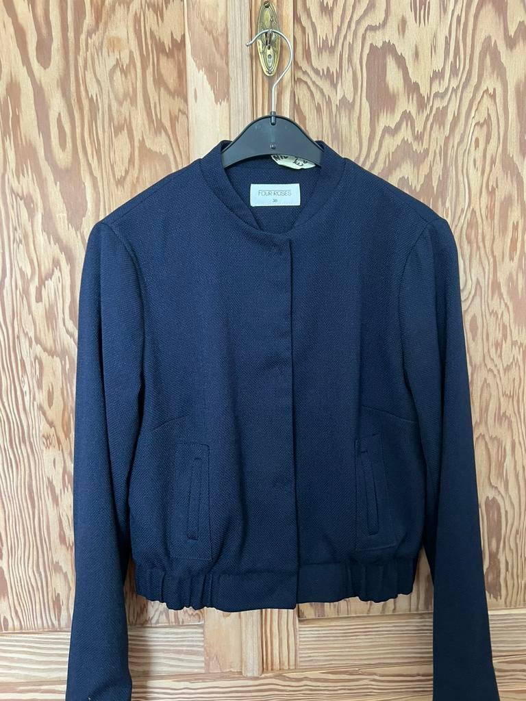 Blauw jasje m 38 nieuw Four roses , koopje, Kleding | Dames, Ophalen of Verzenden, Nieuw, Blauw, Jasje