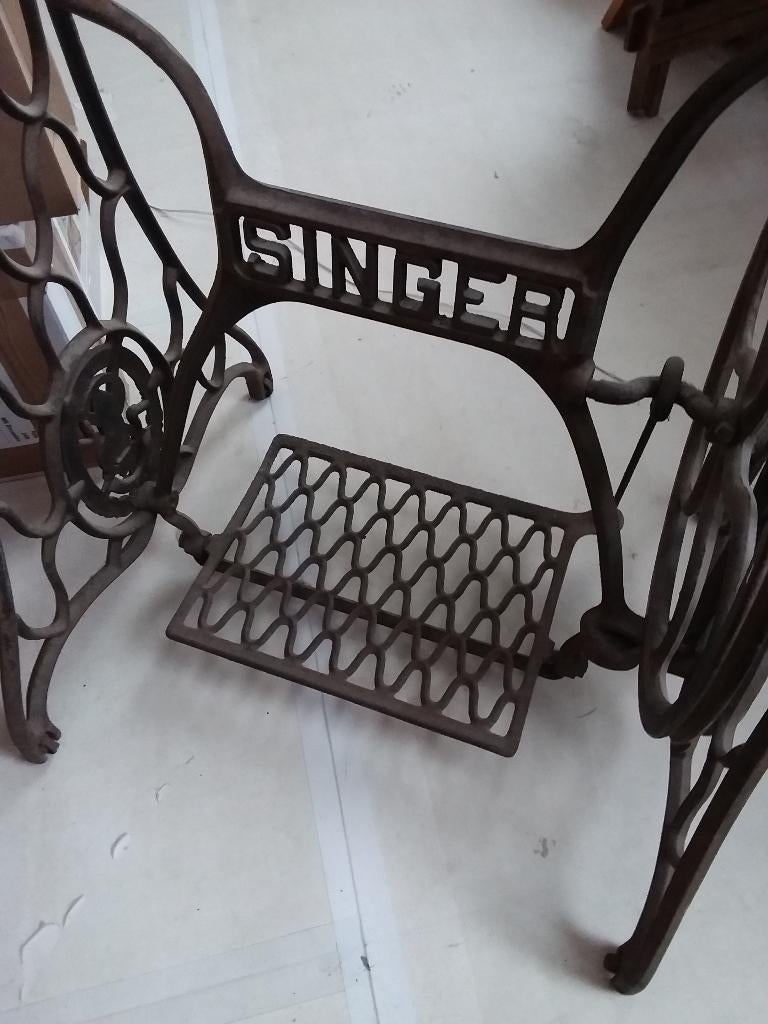 2 x Singer-onderstel om tafel van te maken bvb, Enlèvement