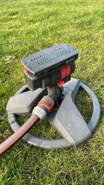 Te koop gazon sproeier gardena met 10m waterdarm, Ophalen, Zo goed als nieuw, Zwenksproeier