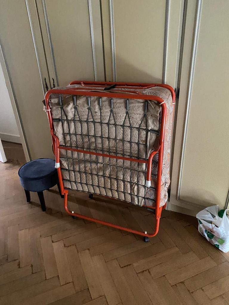 Lit pliant gratuit (Etterbeek), Maison & Meubles, Enlèvement ou Envoi