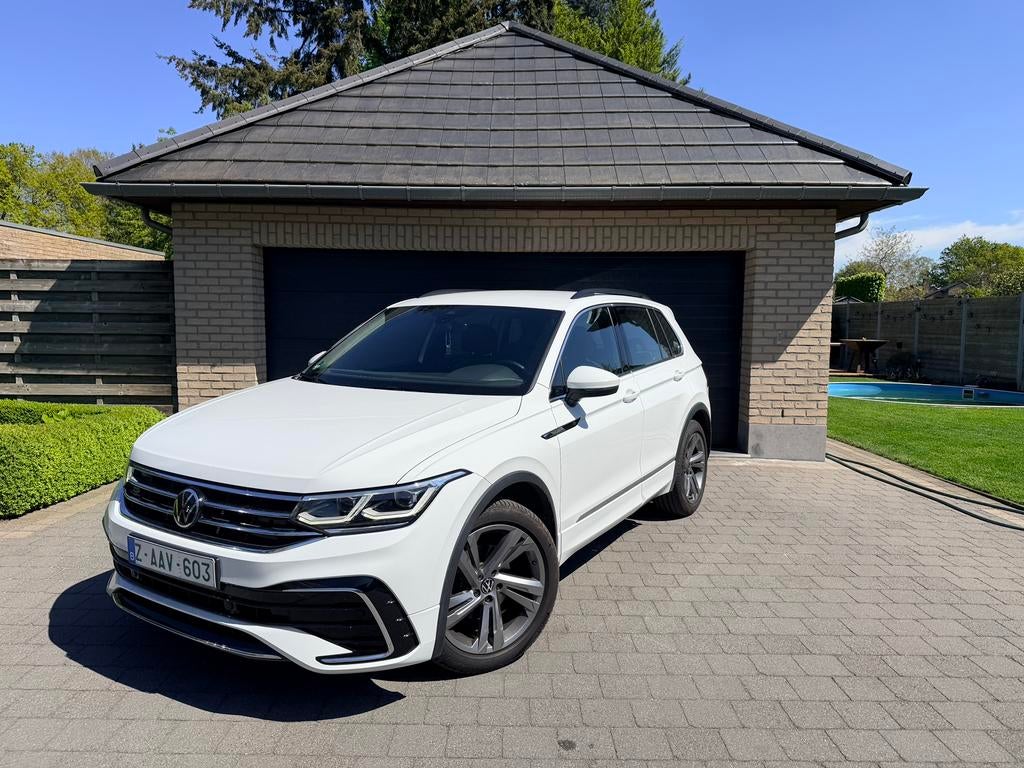 VOLKSWAGEN TIGUAN R LINE 1.5 TSI 2022 59.000KM HEEL PROPER, Autos, Achat, Entreprise, Entretenue par le concessionnaire, Noir