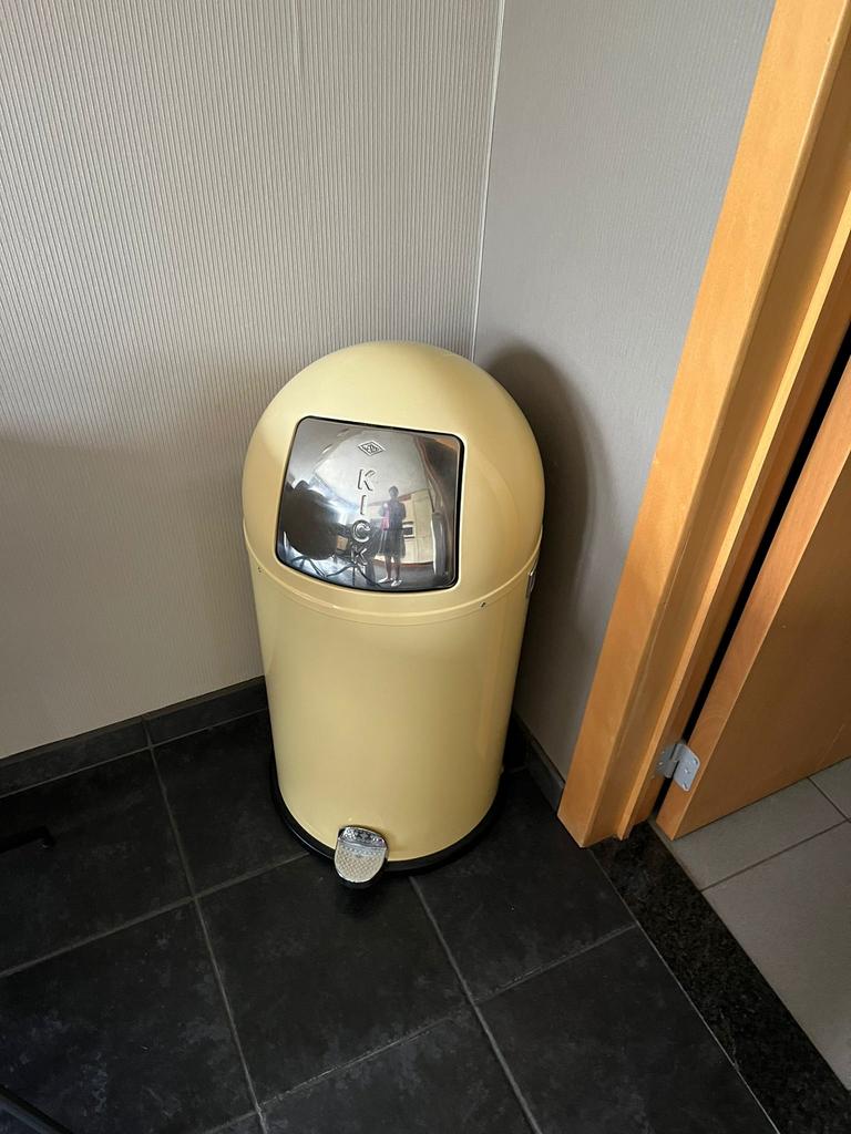 Wesco vuilnisbak, Ophalen, Zo goed als nieuw