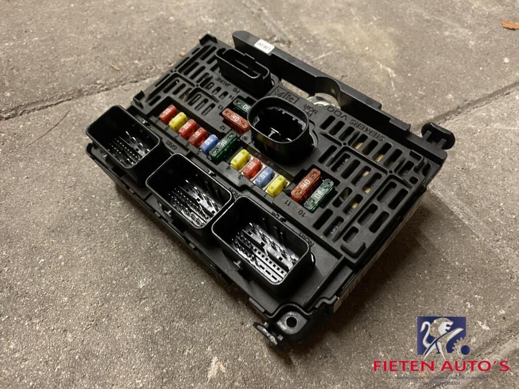 Zekeringkast Citroen C5 /  C6 Peugeot 407 607 BSM L06, Autos : Pièces & Accessoires, Électronique & Câbles, Citroën, Utilisé, Enlèvement ou Envoi