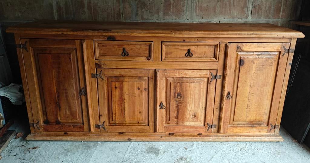 Grande armoire/buffet rustique en bois — bois massif — karak, Antiquités & Art, Antiquités | Meubles | Armoires, Enlèvement