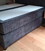 Sommier + matelas 180x200 ÉTAT NEUF, Gris, Comme neuf, Enlèvement, 180 cm