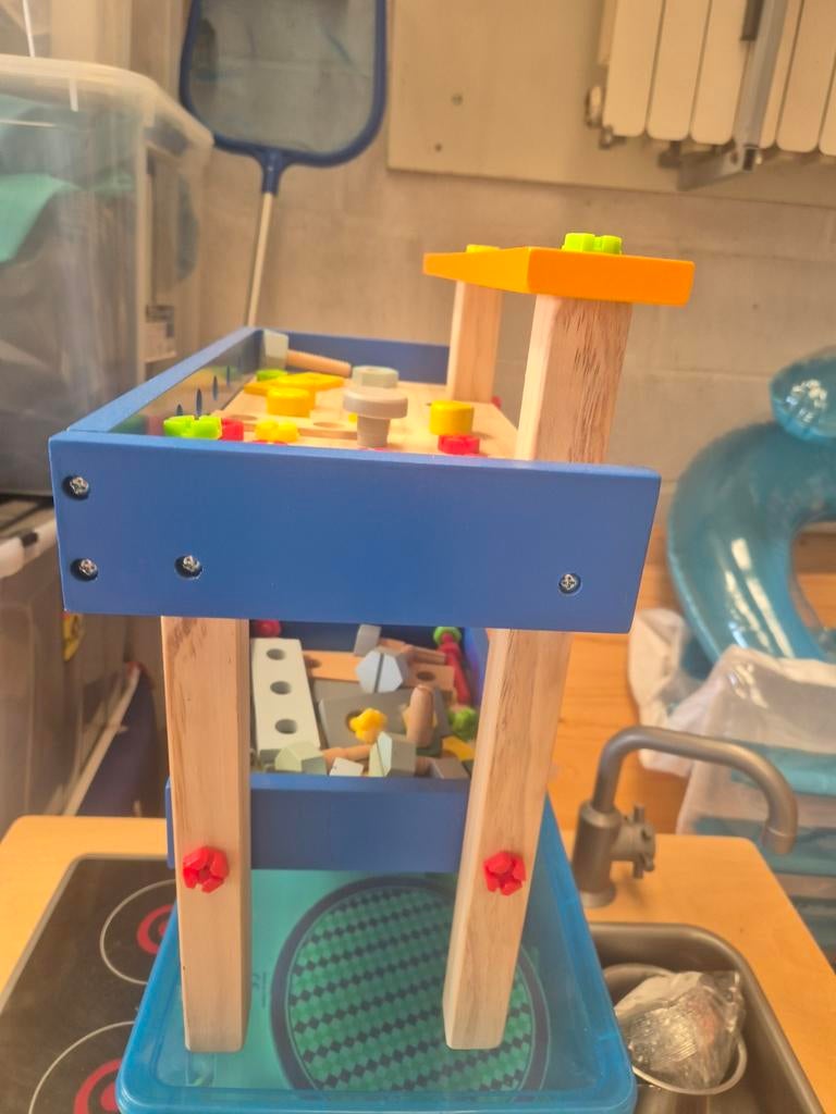 Klein werkbankje, Ophalen