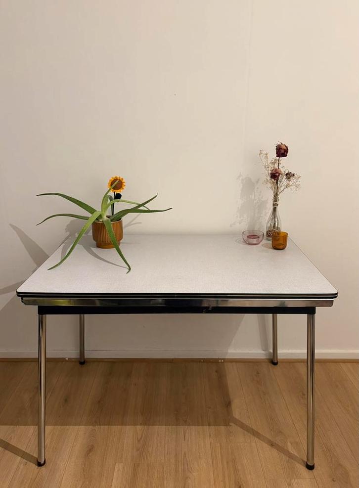 Table vintage en formica grise, Maison & Meubles, Tables | Tables à manger, Comme neuf, Enlèvement