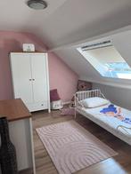 Complete en intacte kinderkamer