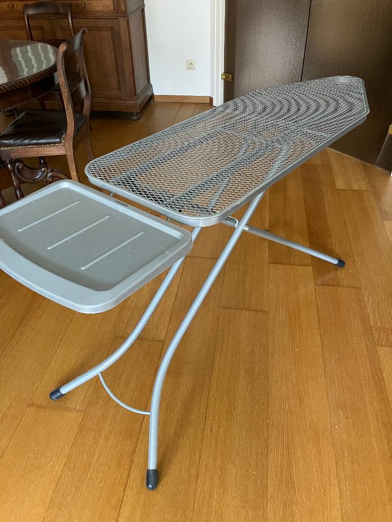 Table à repasser BRABANTIA, Electroménager, Enlèvement, Utilisé