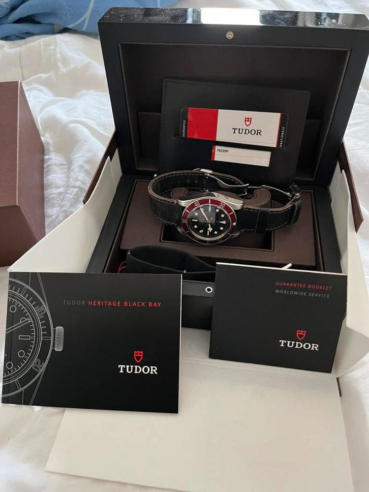 Tudor by Rolex Black Bay 41 mm Tudor-papier en doos, Handtassen en Accessoires, Horloges | Heren, Zo goed als nieuw, Polshorloge