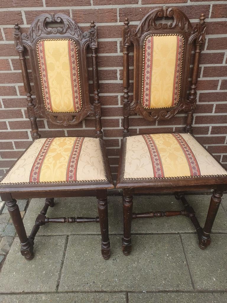 2 antiek stoelen, Ophalen