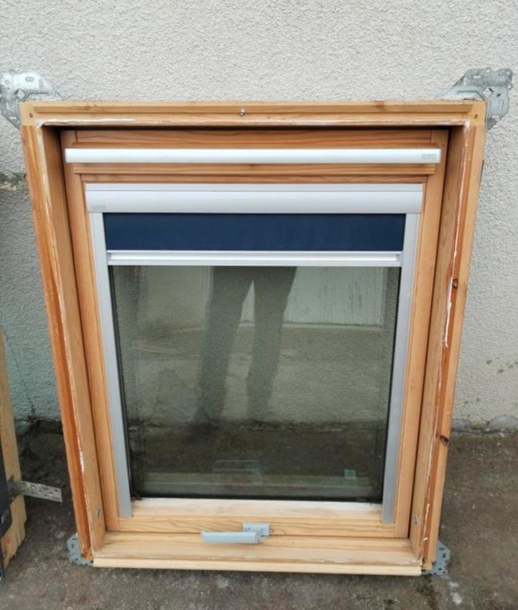 velux 78x98 projection + raccord + store + option pose, Doe-het-zelf en Bouw, Raamkozijnen en Schuifdeuren, Gebruikt, Hout, Ophalen