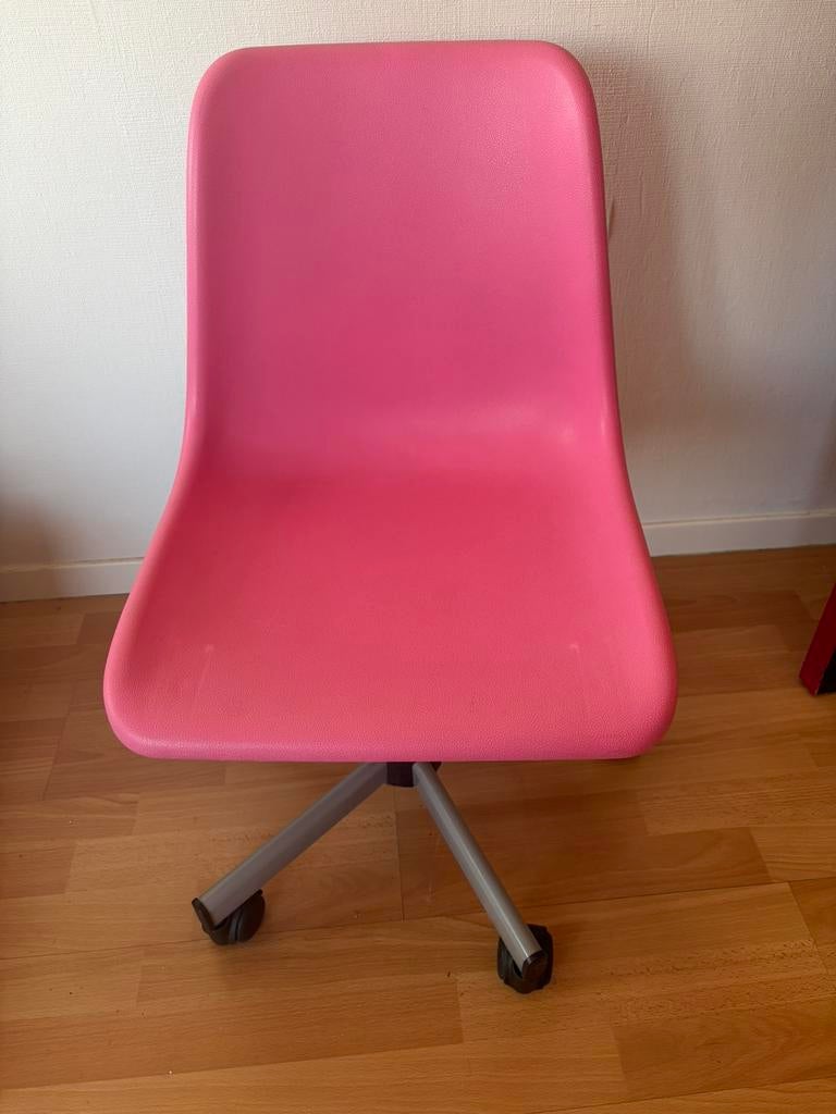 Roze Ikea stoel op wieltjes, Ophalen, Gebruikt