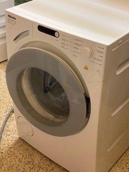 Miele wasmachine W 1714, Elektronische apparatuur, Wasmachines, Ophalen, Zo goed als nieuw, Voorlader, Energieklasse A of zuiniger