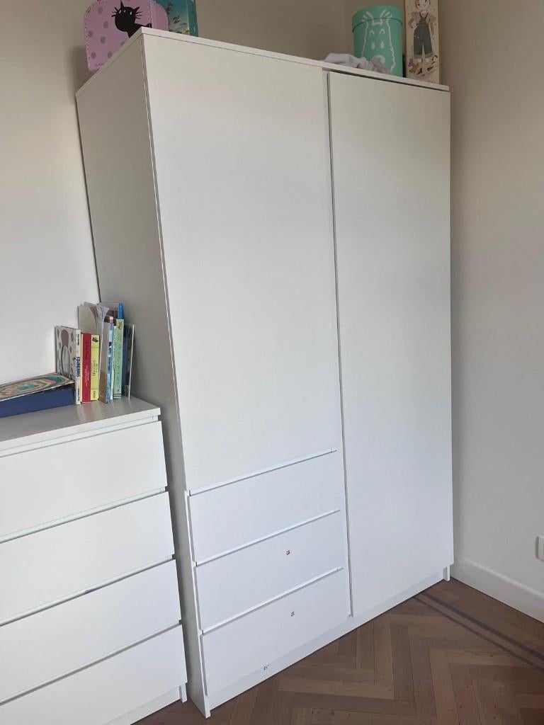 Ensemble armoire + commode LIMFJORDEN – comme neuf – URGENT, Neuf, Avec espace de penderie, Moins de 150 cm, Enlèvement