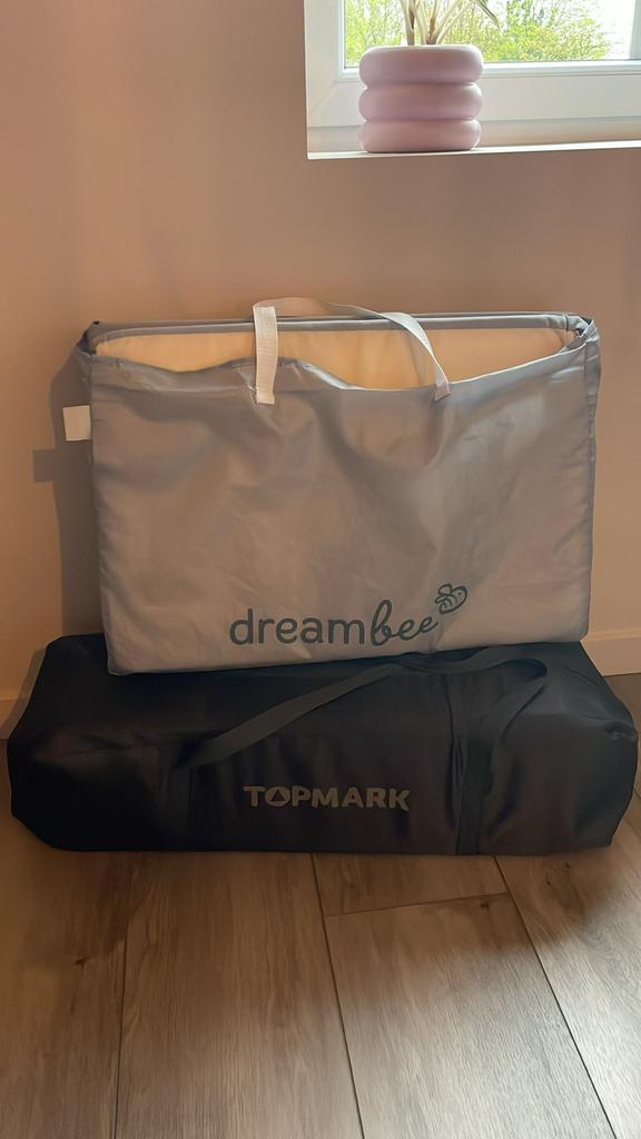 Reisbedje Topmark + extra matras dreambee, Kinderen en Baby's, Babywiegjes en Ledikanten, Ophalen, Zo goed als nieuw, Reisbedje
