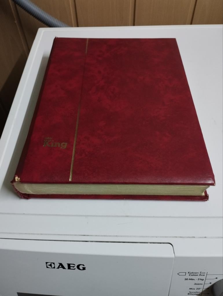 Een dik postzegelboek bourdau rood merk king een leeg boek, Ophalen