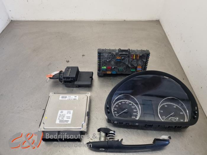 Serrure de contact + ordinateur d'un Mercedes Vito, Autos : Pièces & Accessoires, Autres pièces automobiles, Mercedes-Benz, Utilisé