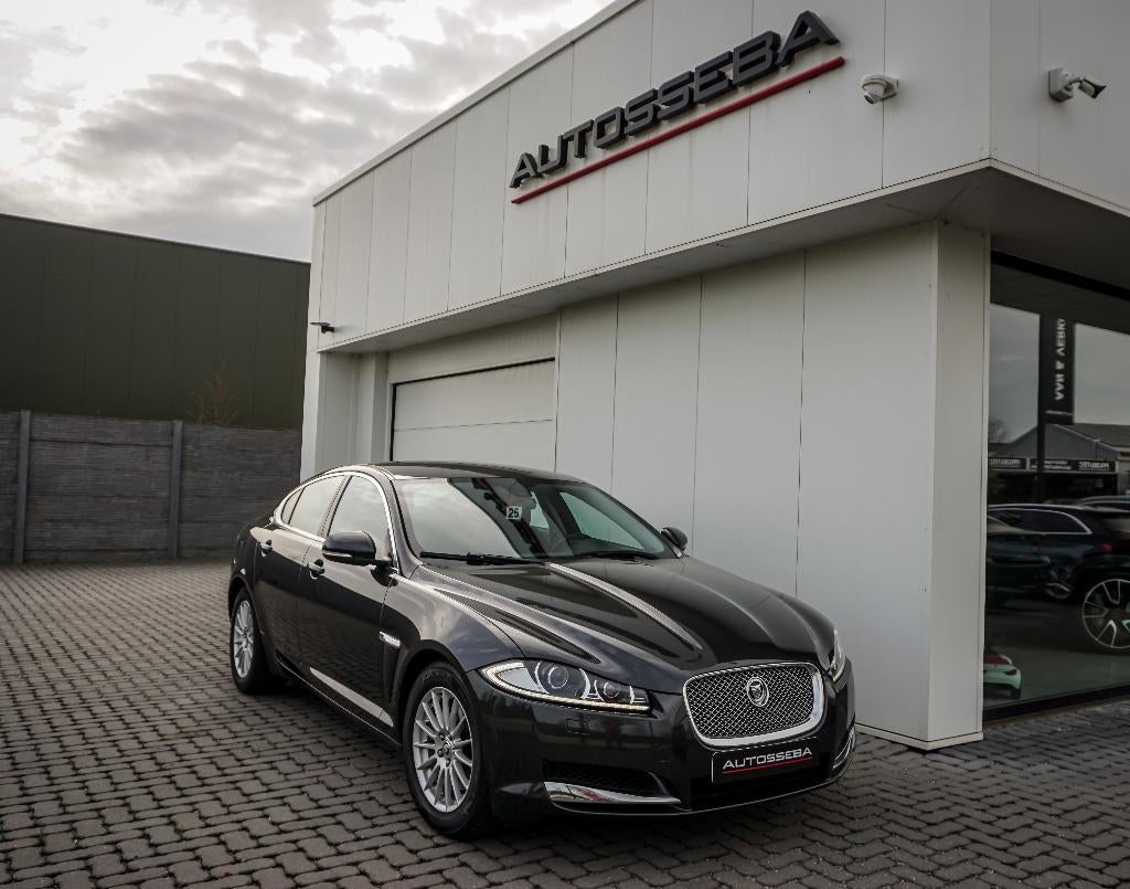 Jaguar XF 2.2d Business Edition, Auto's, Jaguar, Zwart, Zwart, Dealer onderhouden, 139 kW