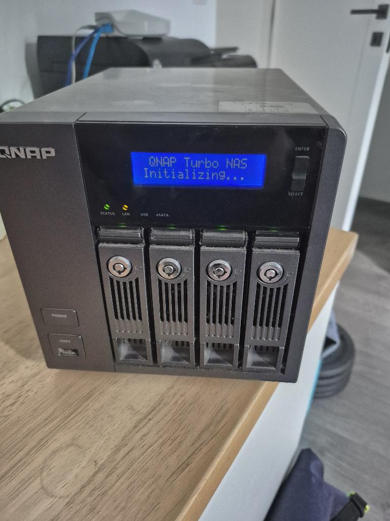 Qnap ts-419P + 4x 2 Tb disks, Computers en Software, Ophalen, Gebruikt