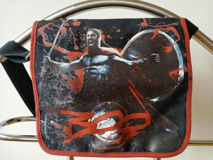 Prepare for Glory ! 300 Sac à bandoulière noir - Nouveau, Collections, Cinéma & Télévision, Neuf, Film, Enlèvement ou Envoi