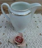 Groot wit porseleinen melkkannetje, goud randjes, Winterling, Maison & Meubles, -, Utilisé, Autres types, Autres styles