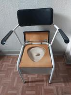 Chaise percée, Divers