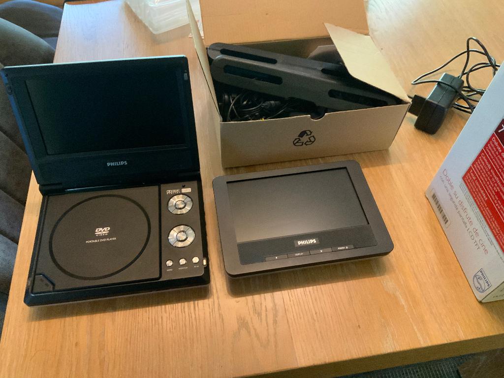 Draagbare DVD speler met twee schermen PHILIPS, TV, Hi-fi & Vidéo, Lecteurs DVD, Philips, Enlèvement, Utilisé, Lecteur DVD
