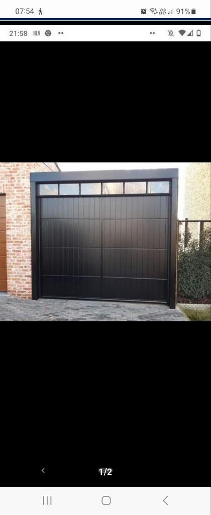 Porte de garage de style presbytère