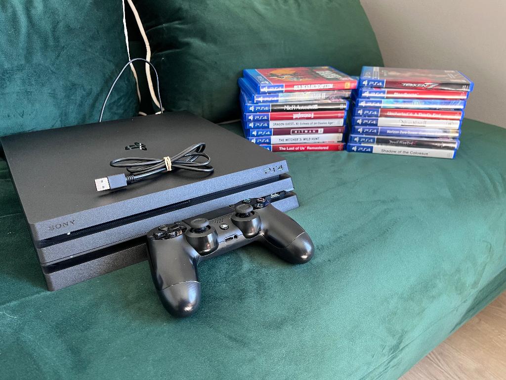 PS4 Pro 1 TB + 16 games, Games en Spelcomputers, Spelcomputers | Sony PlayStation 4, Zo goed als nieuw, Pro, 1 TB, Met 1 controller