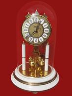 Witte kogelslinger klok pendule onder stolp 400jrs 30cm, Ophalen