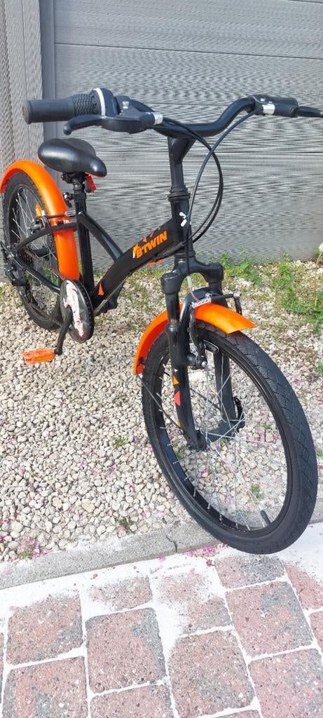 Vélo 20pouces filles de 6ans à 9ans et d'environ 1m15 à 1m35